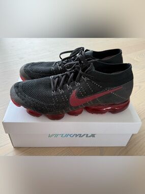 • NIKE • AIR VAPORMAX FLYKNIT •